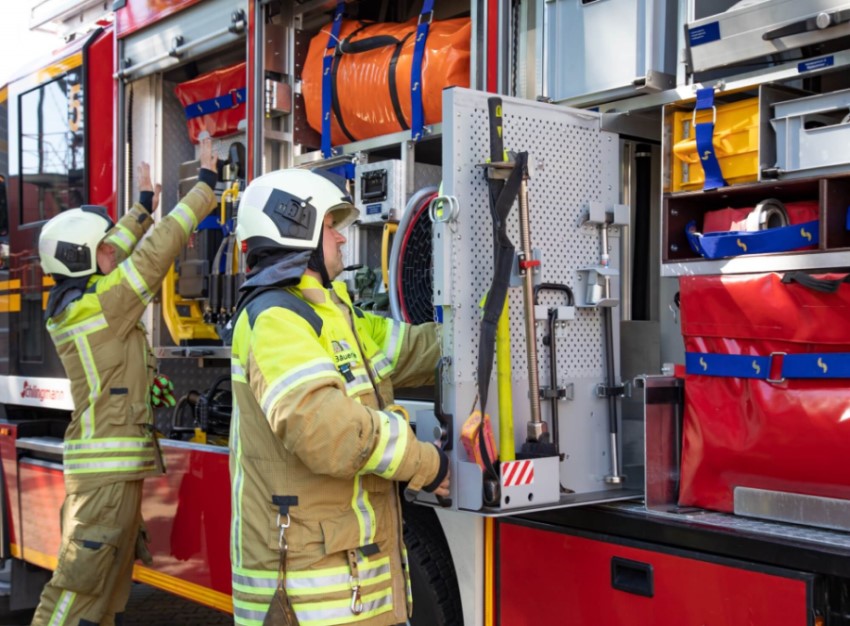 Wäschereilösungen für die Feuerwehr: Dekontaminierung der Einsatzkleidung / Uniform, Barriere-Waschmaschinen / Trennwand-Waschmaschinen, Trockner, Trockenschränke, Desinfektionsmaschinen von Electrolux Professional