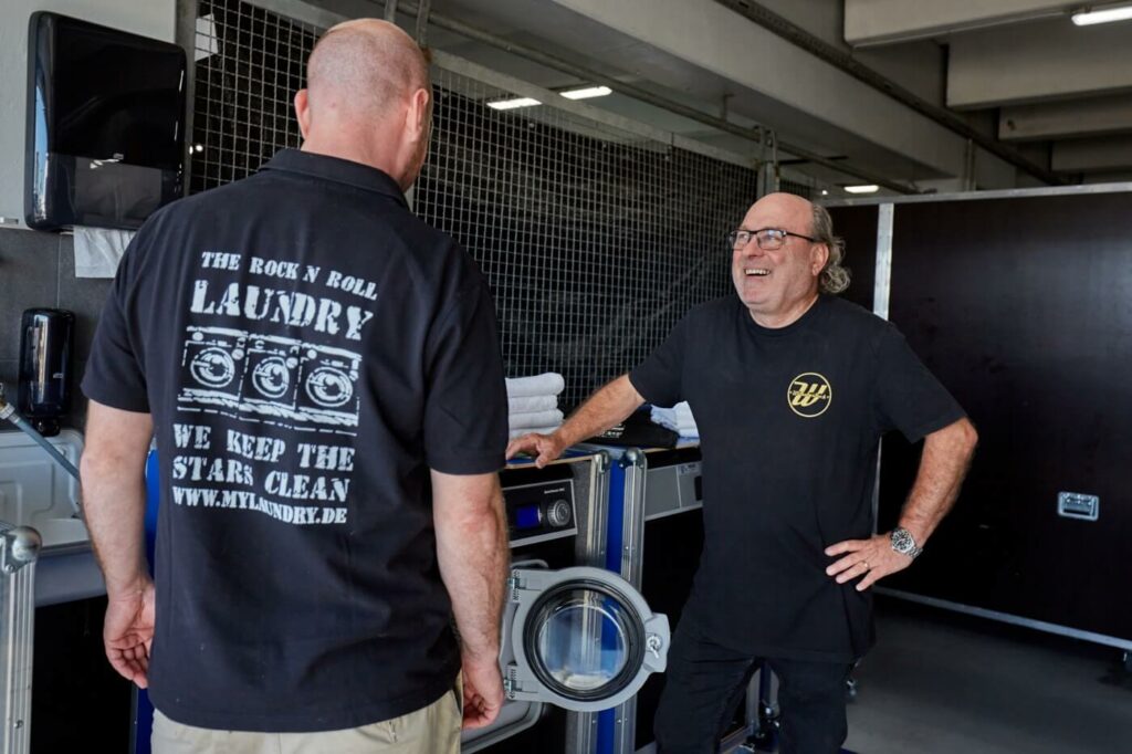 Rock'n'Roll Laundry - Weltweit unterwegs für die Wäsche der Stars mit Electrolux Professional