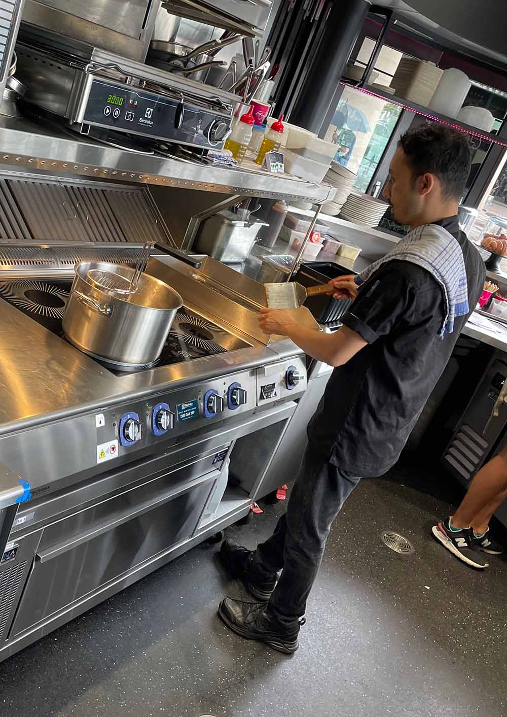 Efficient Commercial Equipment for Professional Kitchens Efficient Commercial Equipment for Professional Kitchens