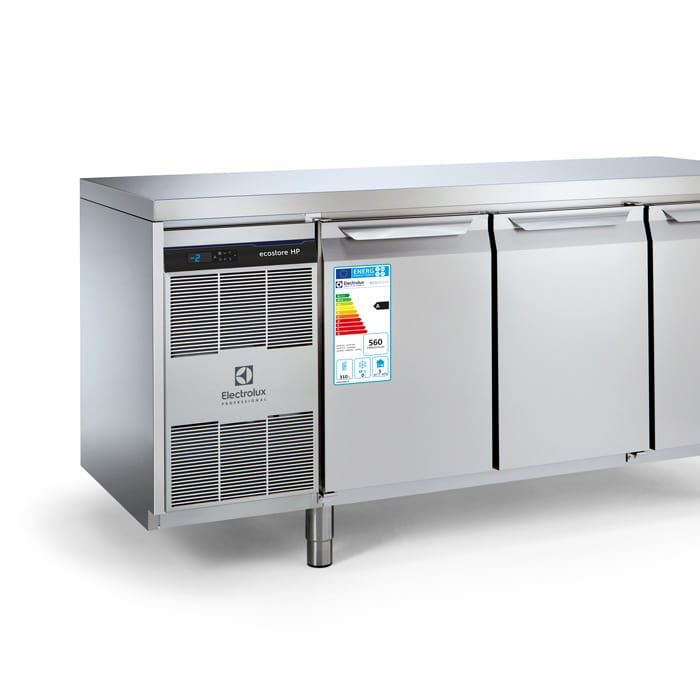 Extra Effizienz und Lebensmittelschutz, bieten leistungsstarke und energieeffiziente ecostoreHP Kühltische von Electrolux Professional