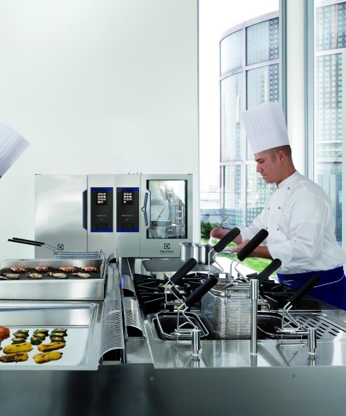 Modulare Herdblöcke, individuell konfiguriert. Für die Profi-Gastronomie und Hotellerie. von Electrolux Professional.