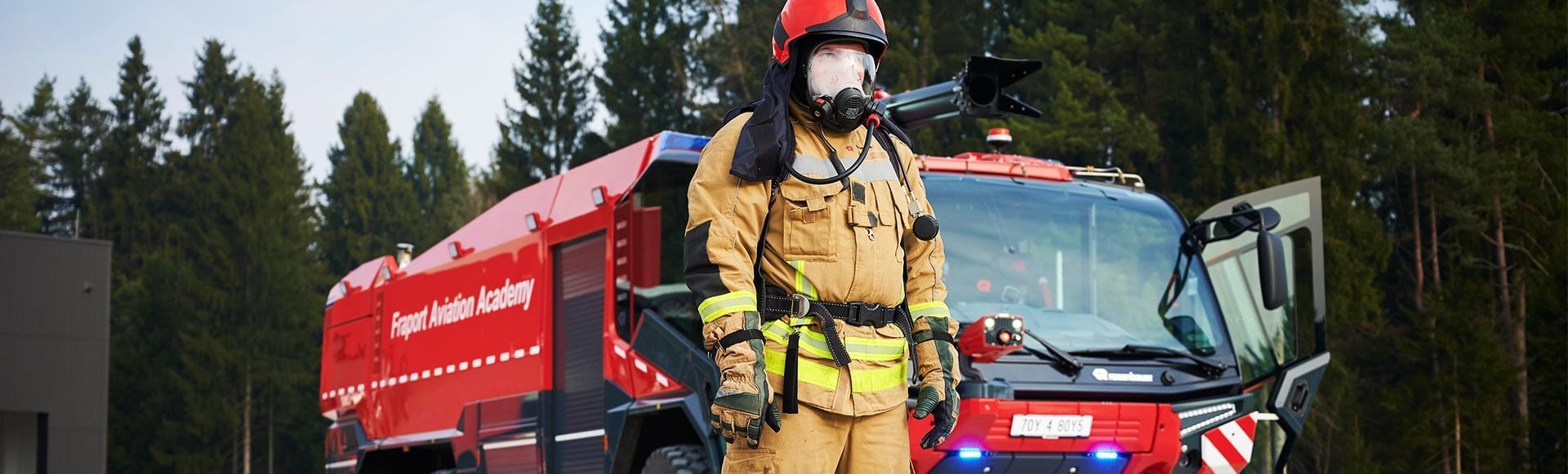 Die Schutzkleidung der Einsatzkräfte der Feuerwehr muss nach jedem Einsatz fachgerecht gereinigt werden.