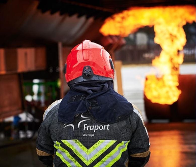 Feuerwehrmann im Einsatz Feuerwehrmann im Einsatz dank Wäschereilösungen von Electrolux Professional