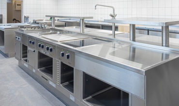 Referenzbericht: Professionelle Großküchentechnik von Electrolux Professional, thermaline Kochblock, im Hotel-Landrestaurant Schnittker, Delbrück