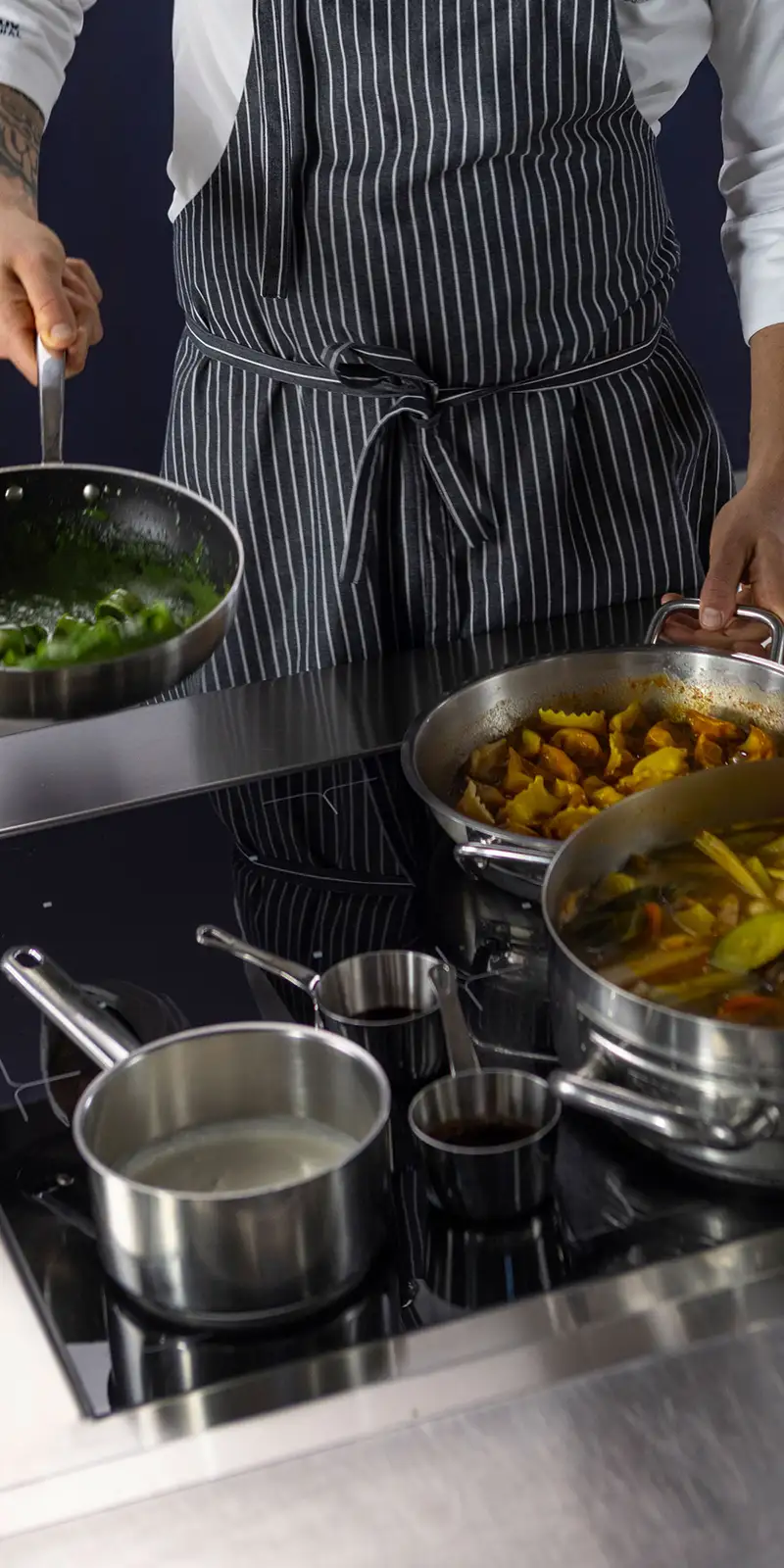 chef-free-zone-induction-indirect-cooking-e-XP_700-900-electrolux-professional-dim-800x1600-1