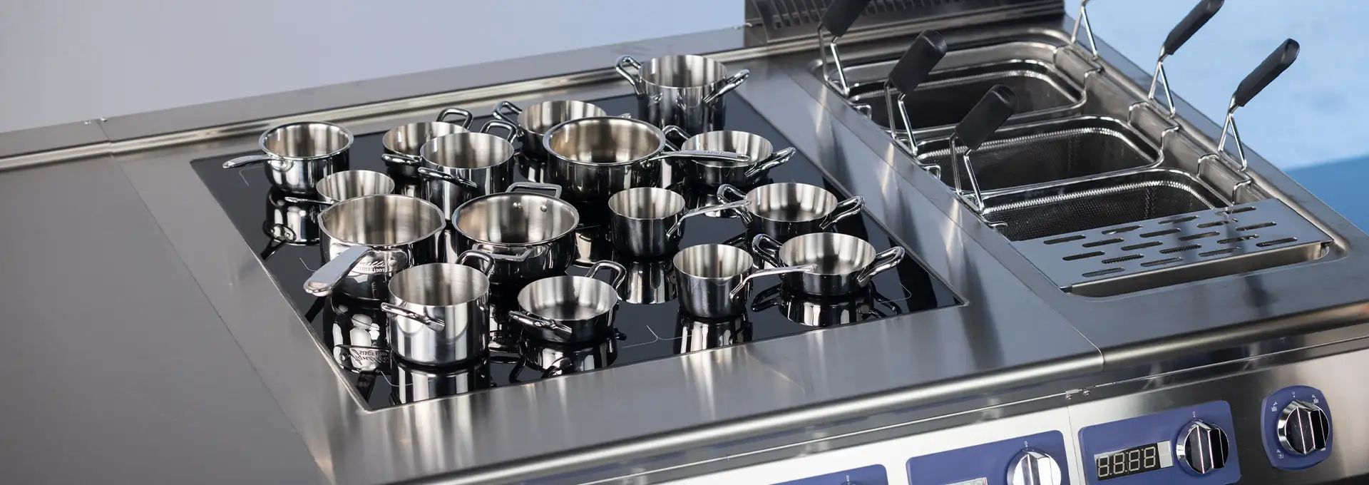 e-XP-induction-cooking-range-e-XP-700-900-modular-cooking-electrolux-professional-hero-banner-dim-1920x680-1