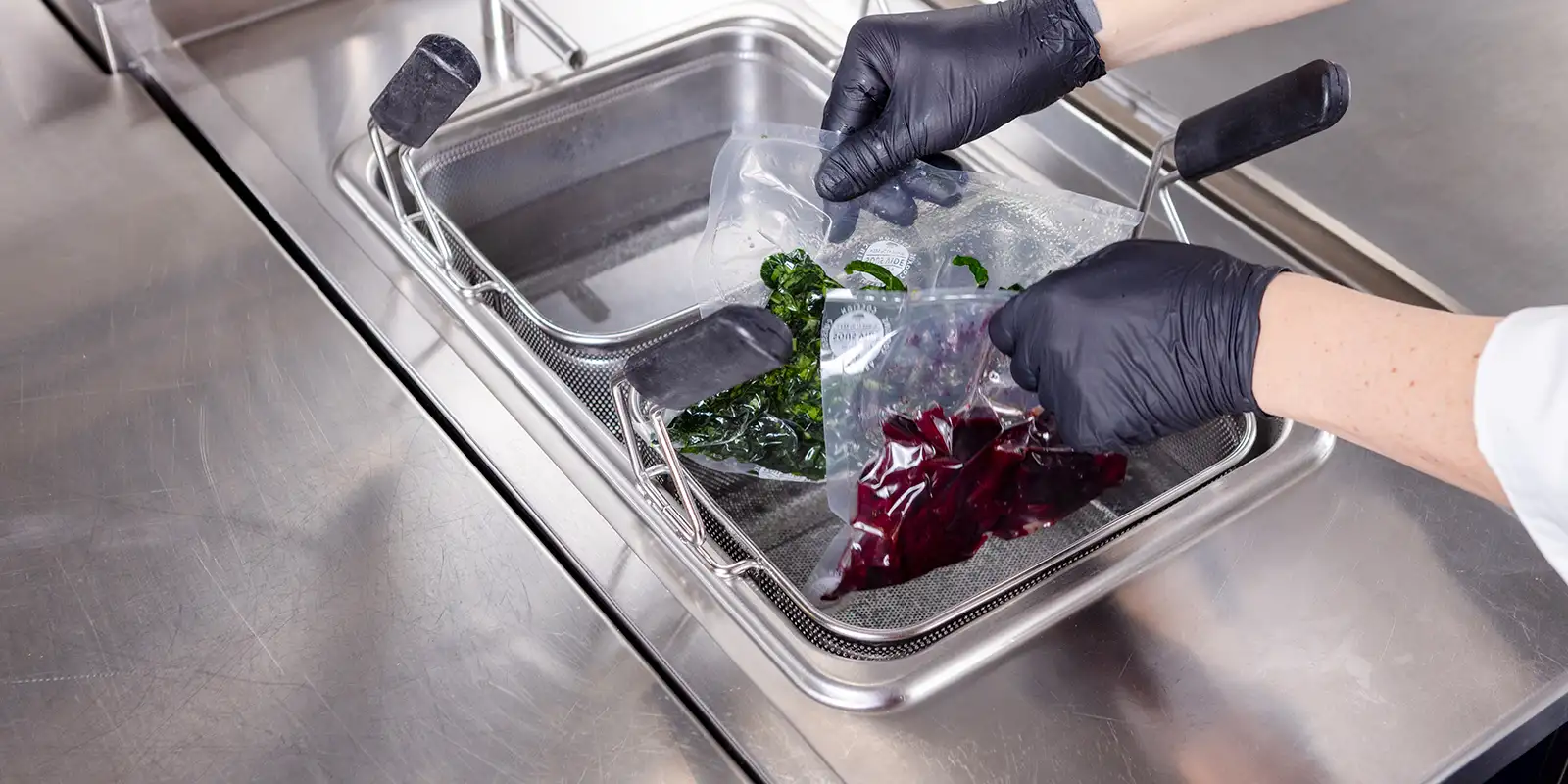 in-well-cooking-thermaline-premium-cooking-range-electrolux-professional-dim-1600x800-1