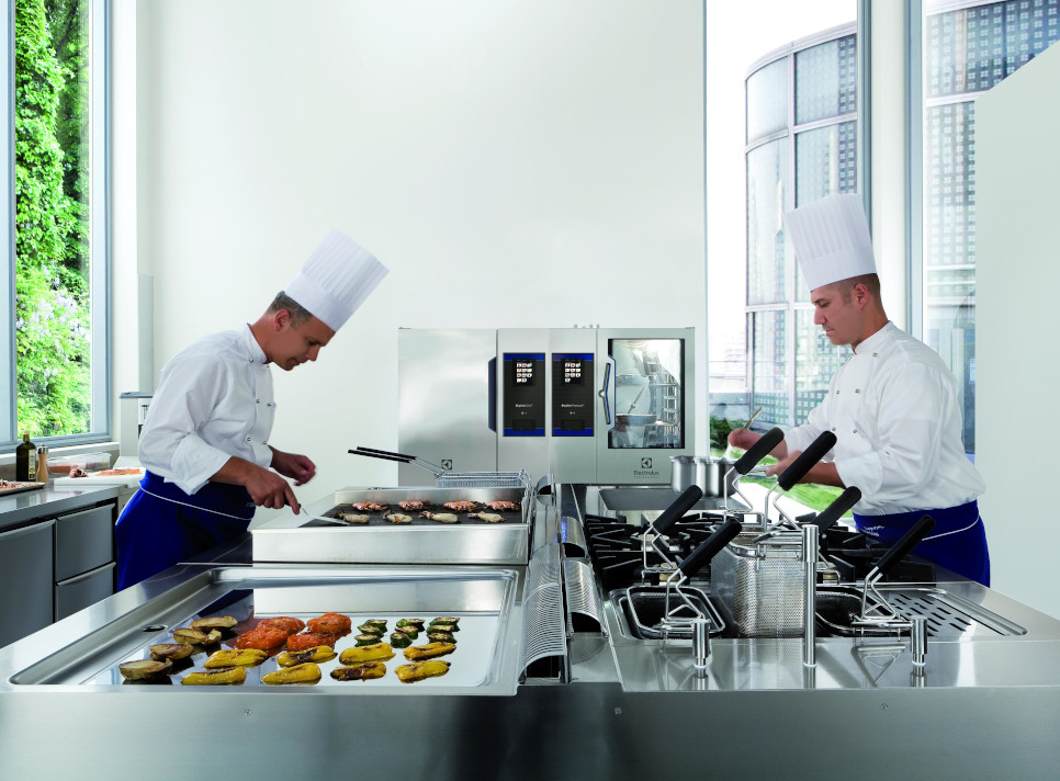 How to Organise a Commercial Kitchen - Electrolux Professional