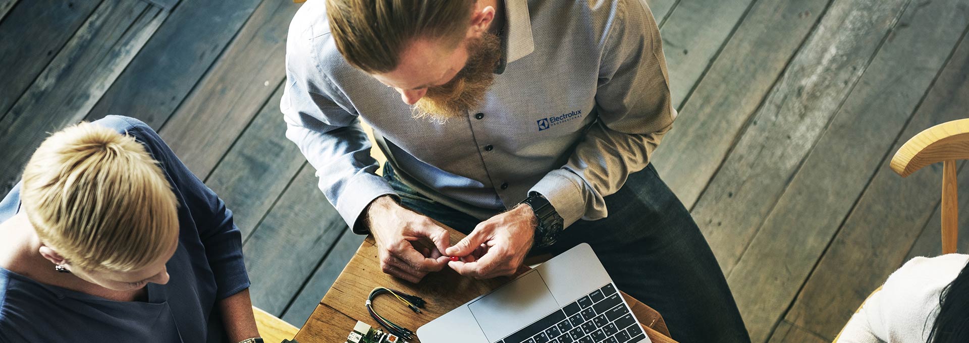 home-banner-one-desktop-newlogo home-banner-one-desktop-newlogo