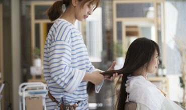 ヘアカットと同時に家事もこなす、新時代のマルチタスク型コインランドリー