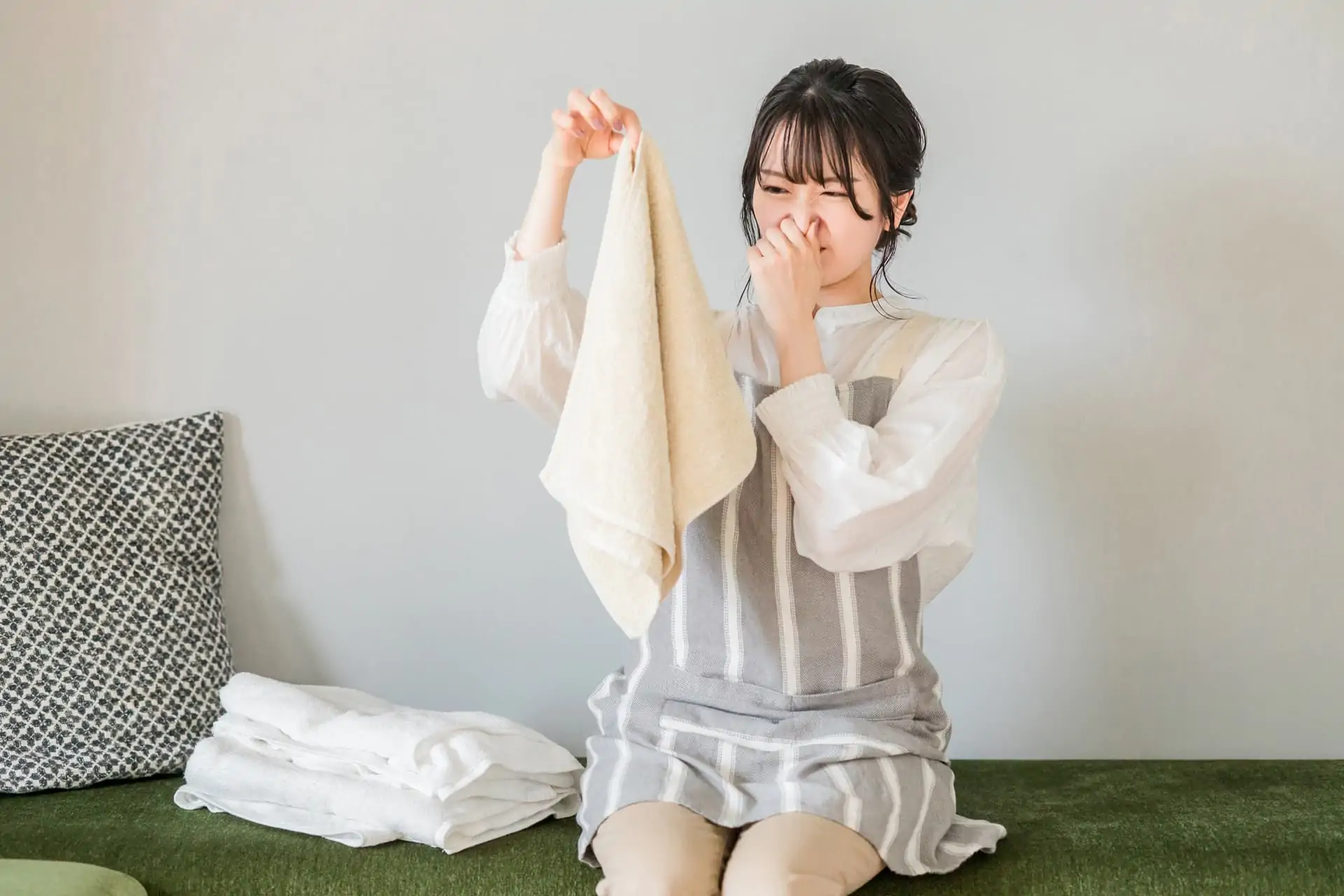 今すぐ消したい生乾き臭！原因や対策・予防のための洗濯方法と干し方を解説