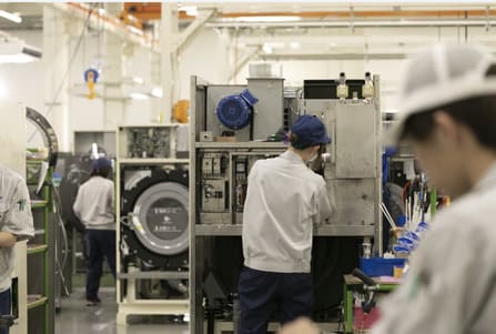 輸入製品の全品検査の様子1