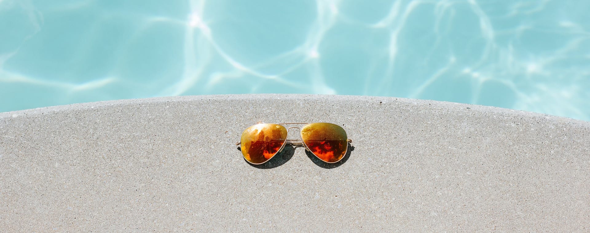 aviator-sunglasses-1850648_1920