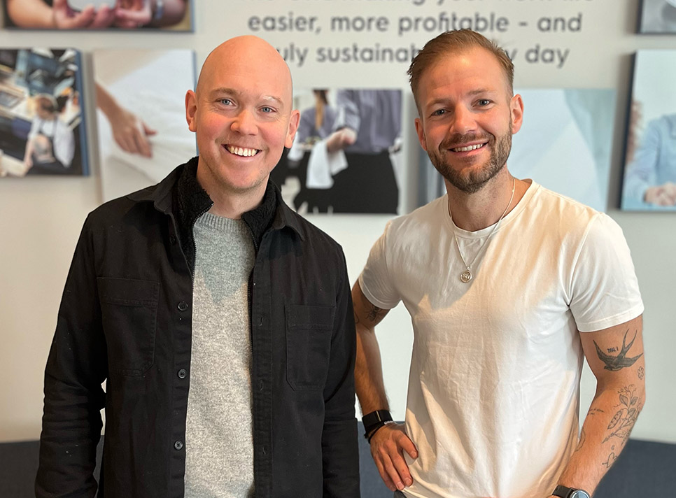 Klas Lindberg och Sebastian Gibrand i Electrolux Professionals monter