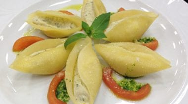 Gragnano pasta shells stuffed