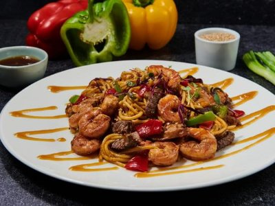 ESL Blog3 Image - shrimp noodles El Sushi Loco Shrimp Noodles
