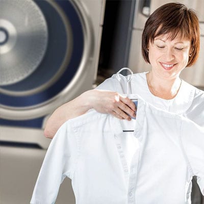 https://www.electroluxprofessional.com/wp-content/uploads/2020/04/laundry-CC.jpg