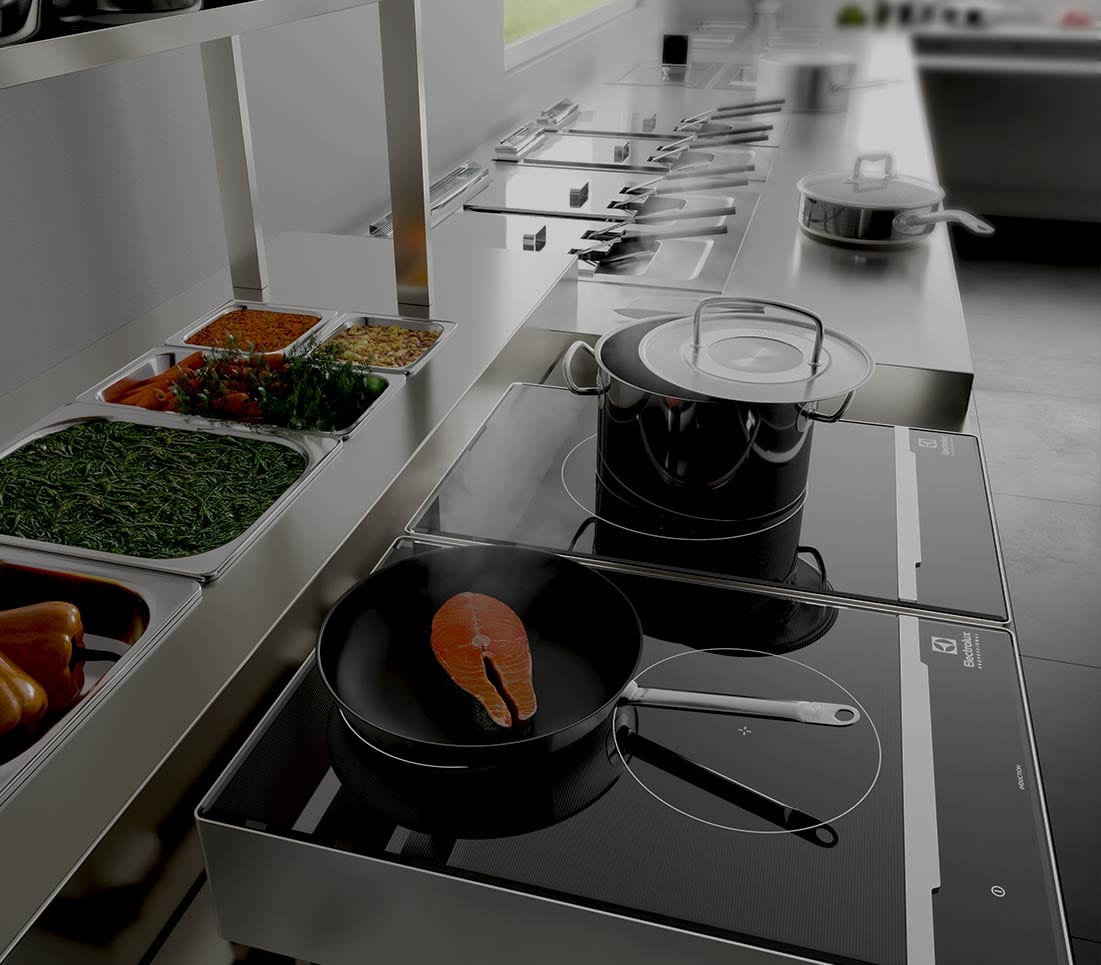 https://www.electroluxprofessional.com/wp-content/uploads/2021/03/box-segment-libero-canteen1101-1.jpg