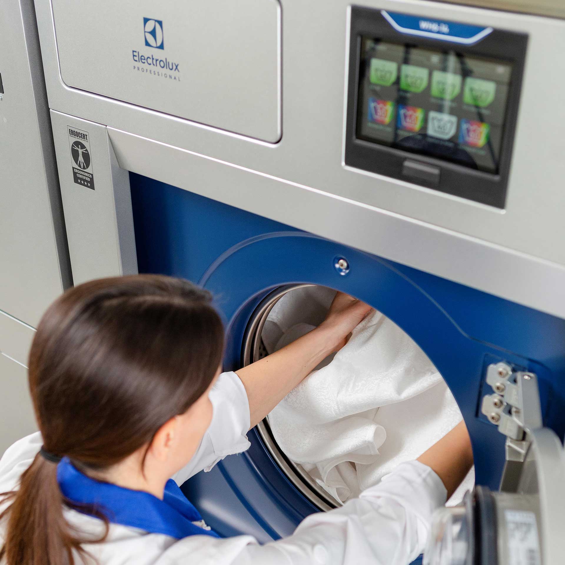 Commercial washers featuring Clarus Vibe technology